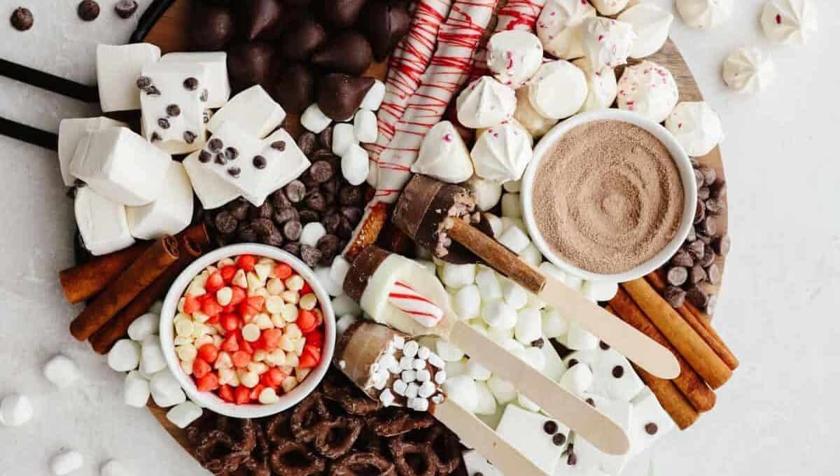 Choc-Meringue-Hot-Cocoa-Charcuterie-Board